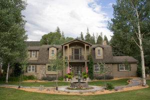 South-Fork-Lodging_Arbor-House-Inn_Colorado-bed-and-breakfast_Wolf-Creek-Ski-Lodging_0001-1-scaled
