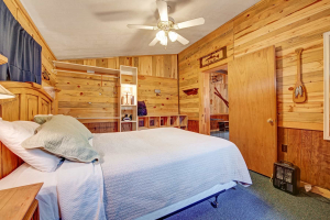 Alpine-Cabin-Bedroom-2