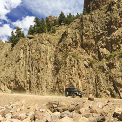 b4studio-bachelor-loop-jeeping
